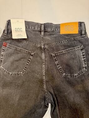 BDG Urban Outfitters Women’s Black Dark Wash Mid Rise Straight Jeans 29
